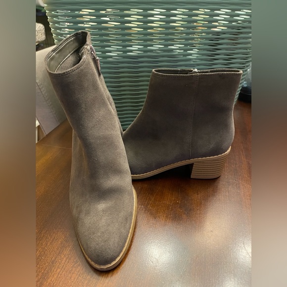 Women's Clarks Somerset Suede Ankle Boots Size 6.5M - Picture 6 of 10